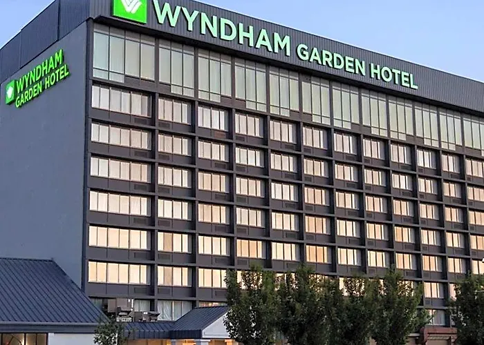 Cheap hotels Wyndham Garden At Niagara Falls