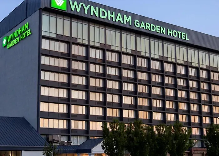 Cheap hotel: Wyndham Garden At Niagara Falls